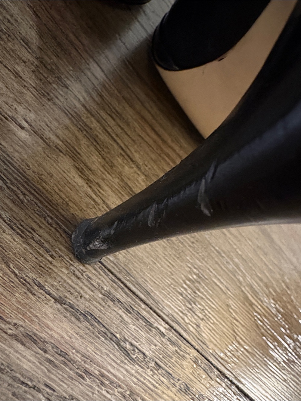 [Tahari] Black Leather High Heels Pumps Stilettos Rounded Toe Women’s 8 - Picture 11 of 11